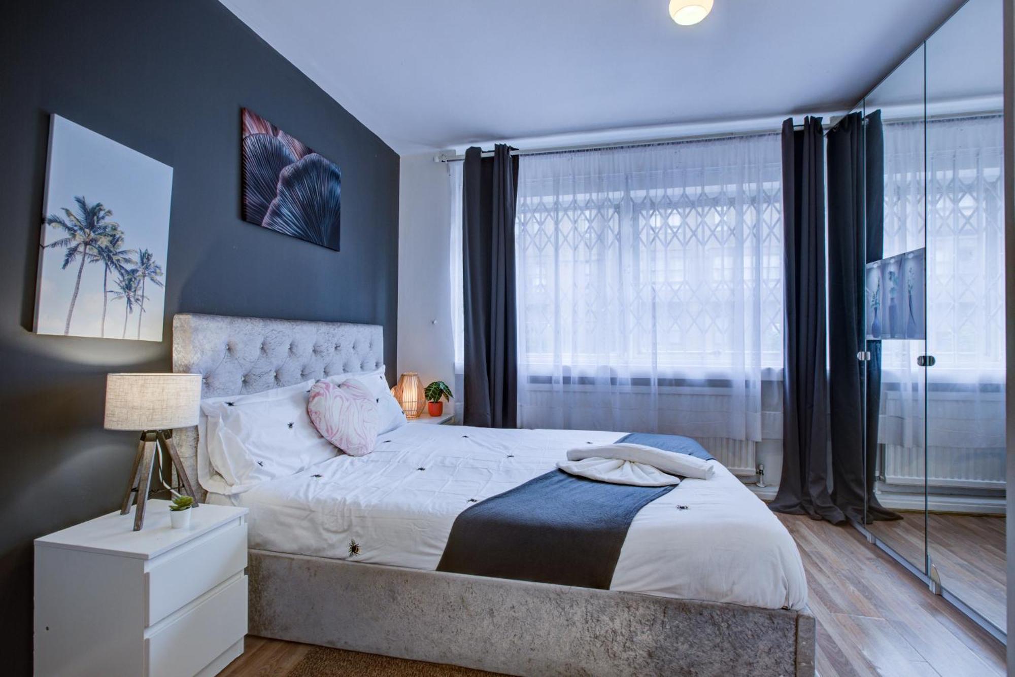 4 Bedrooms, 5-baths Fine House/villa In Villa *